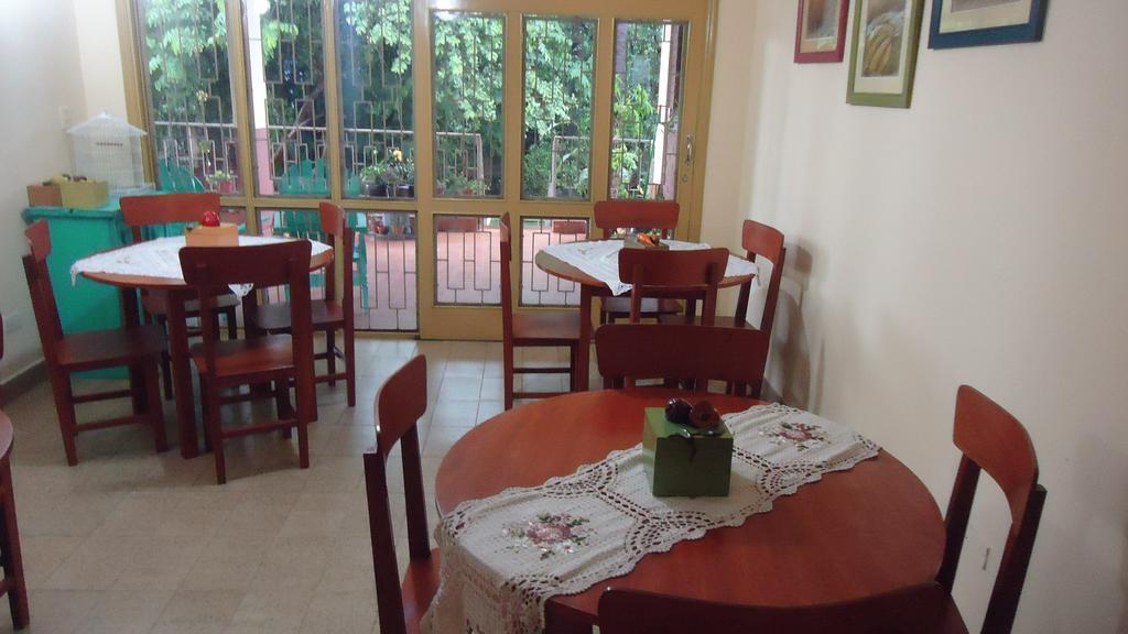 La Casa De Pedro Hostel Encarnación Buitenkant foto